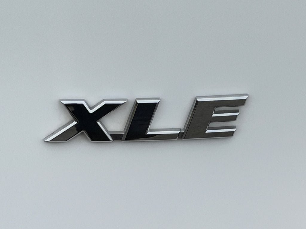 Used 2022 Toyota RAV4 XLE w/ Convenience Package FWD image 32
