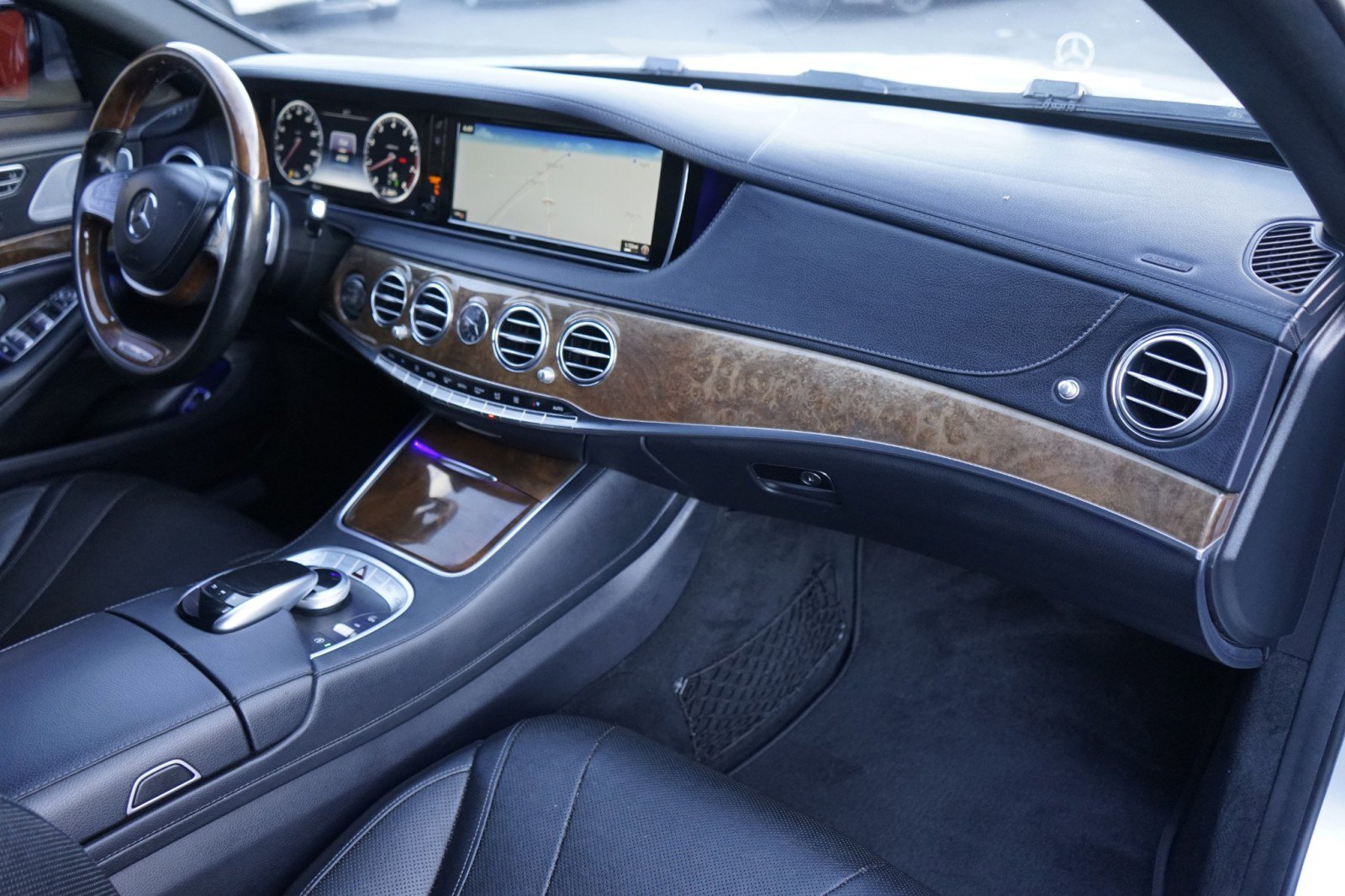 Used 2017 Mercedes-Benz S 550 Sedan image 20