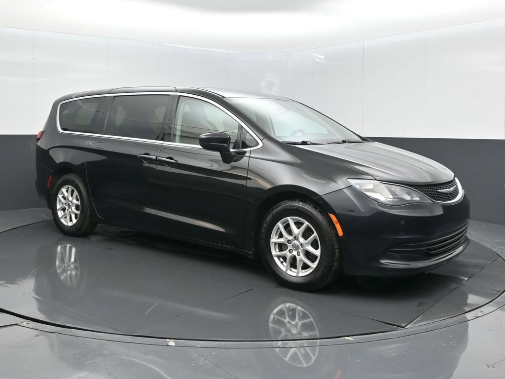 Used 2017 Chrysler Pacifica Touring image 28