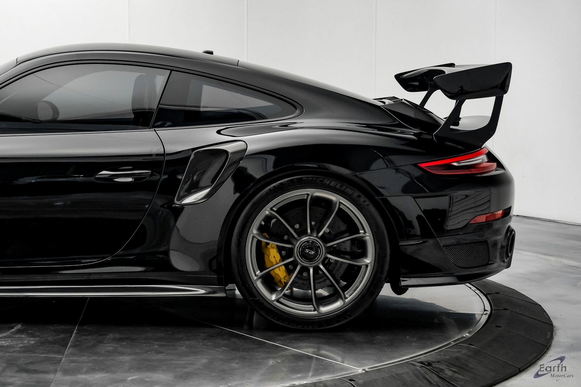Used 2019 Porsche 911 GT2 RS w/ Weissach Package image 9