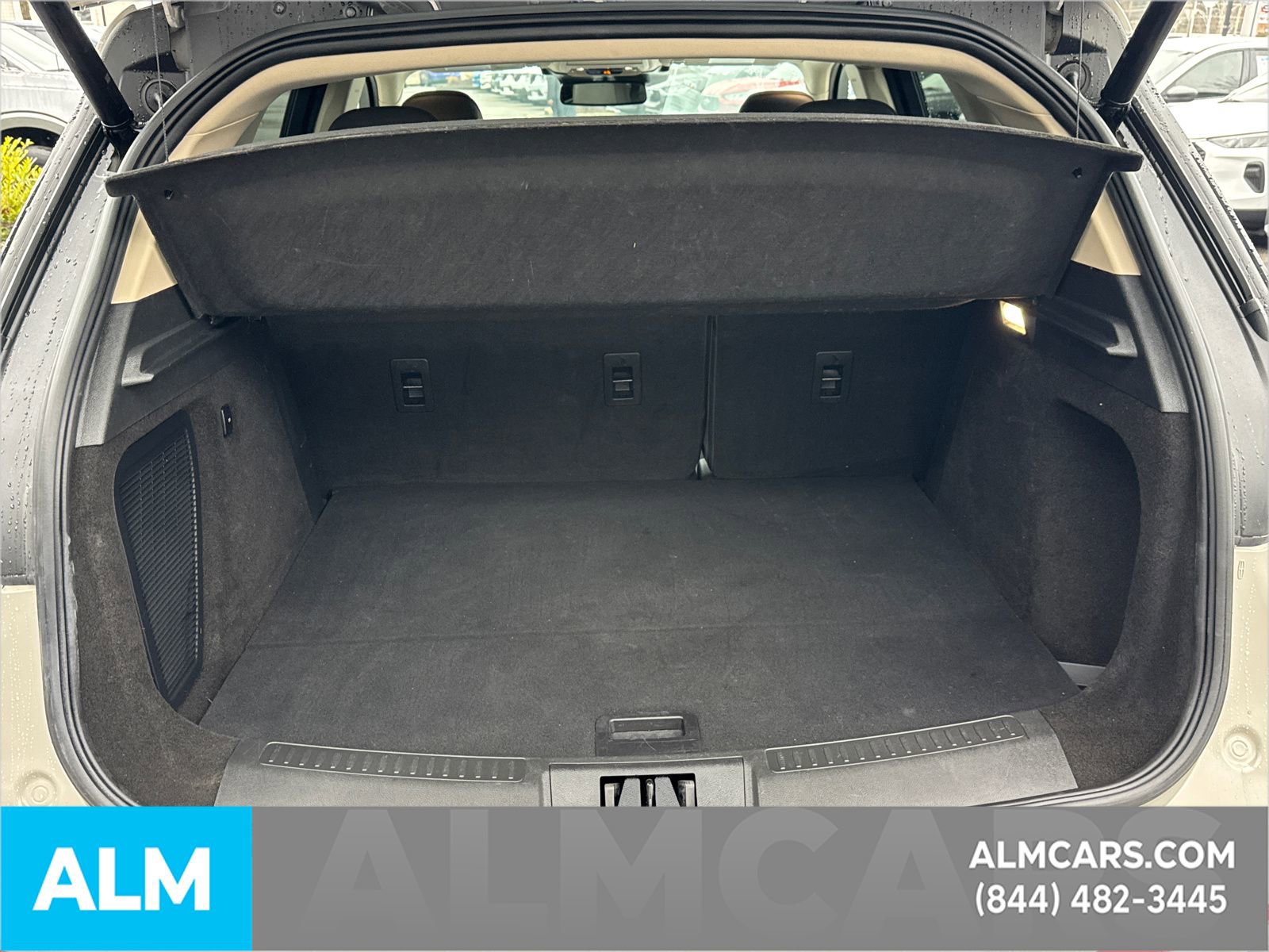 Used 2023 Lincoln Corsair Reserve w/ Rear Removable Package Tray image 22