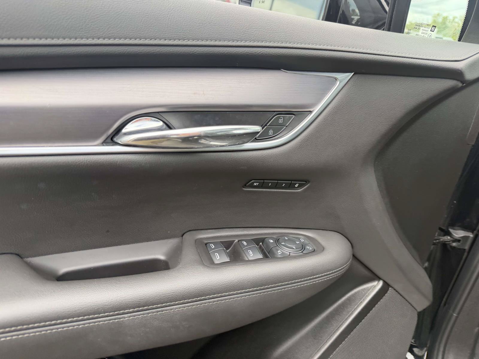 Certified 2024 Cadillac XT6 Luxury w/ LPO, Floor Liner Package AWD/4WD image 18
