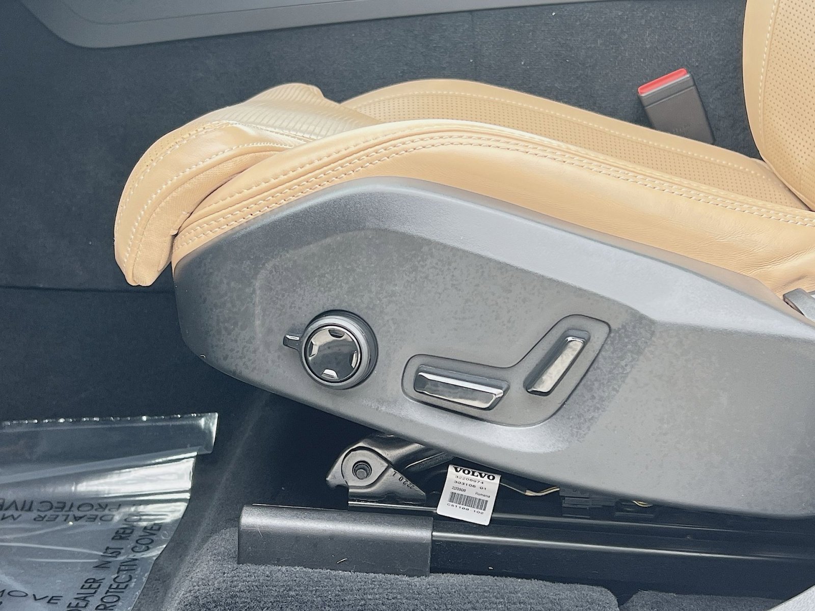 Certified 2023 Volvo XC60 B5 Ultimate image 14