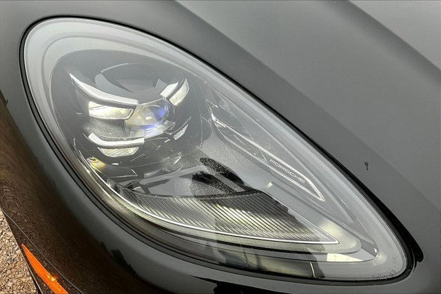 Used 2022 Porsche Macan image 32