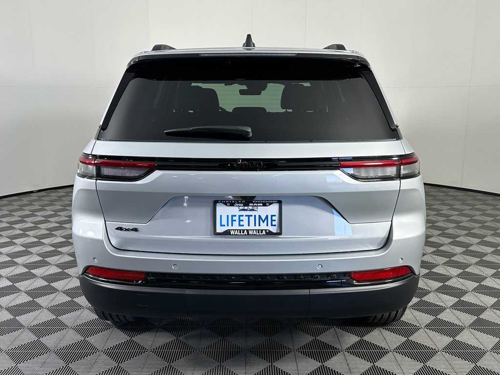 New 2025 Jeep Grand Cherokee Altitude AWD/4WD image 17