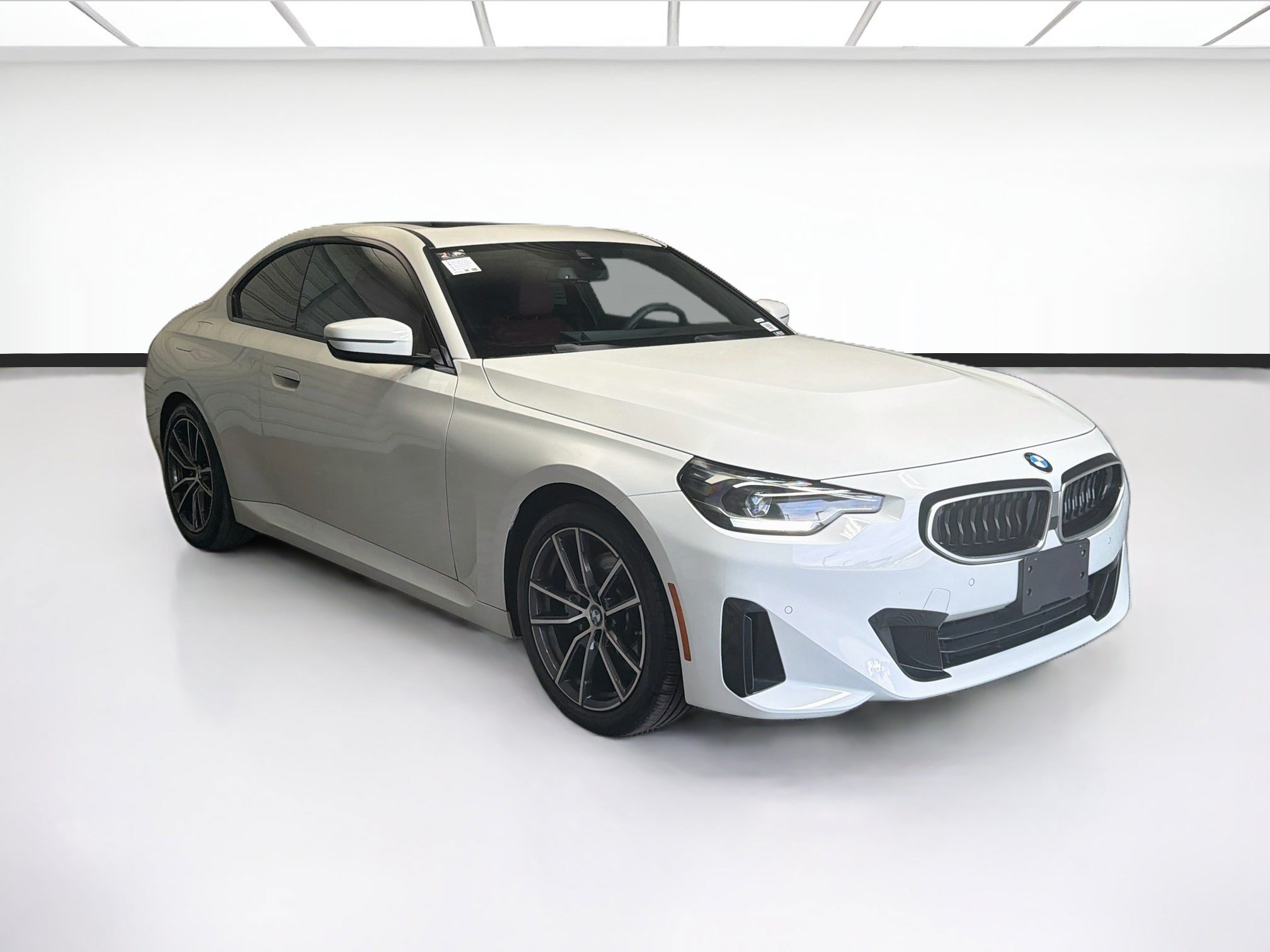 Used 2025 BMW 230i Coupe w/ Convenience Package RWD image 3
