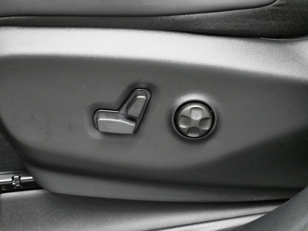 New 2026 Chrysler Pacifica Select AWD/4WD image 6