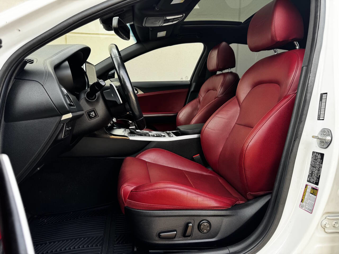 Used 2020 Kia Stinger GT1 image 11