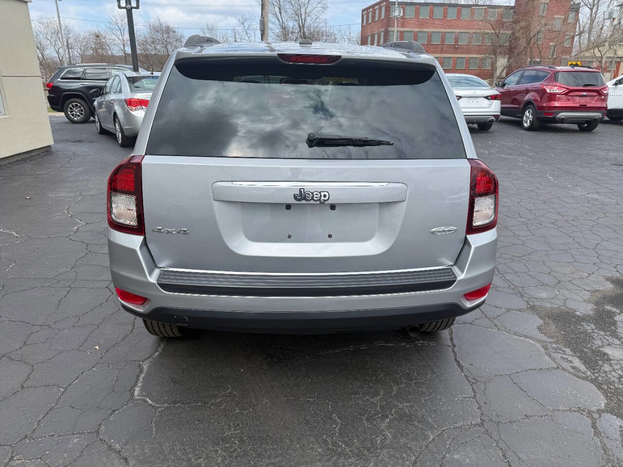 Used 2017 Jeep Compass Latitude image 4