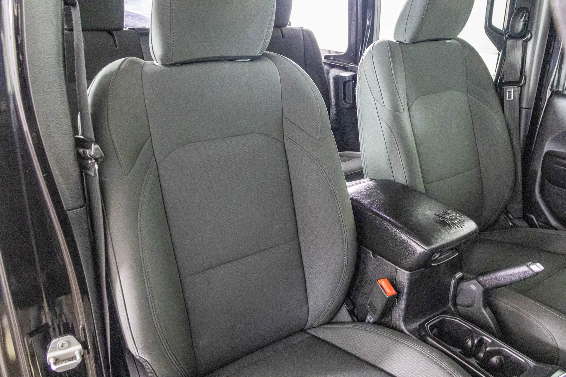 Used 2018 Jeep Wrangler Unlimited Sport image 37