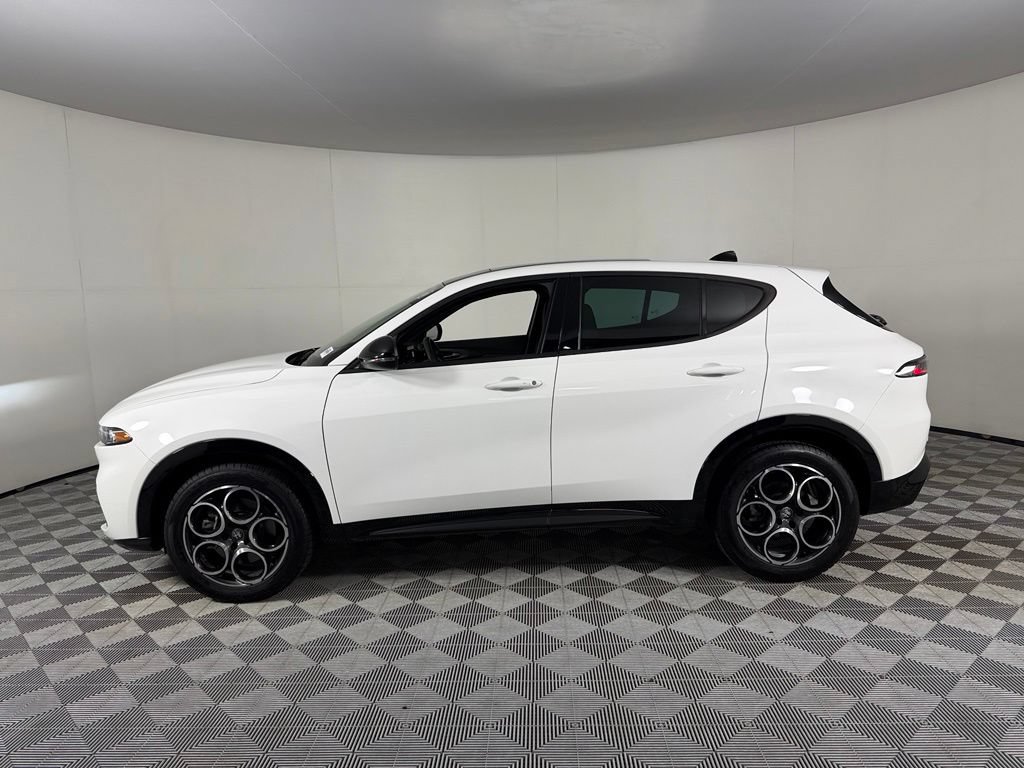 Used 2025 Alfa Romeo Tonale AWD/4WD image 11