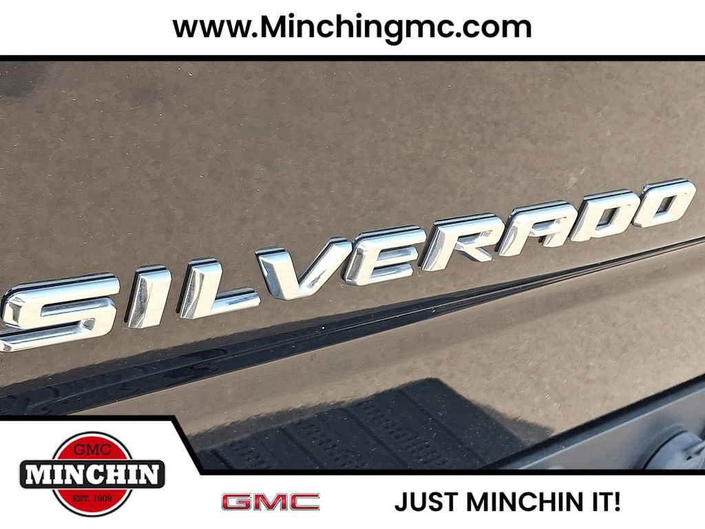 Used 2023 Chevrolet Suburban Premier AWD/4WD image 29