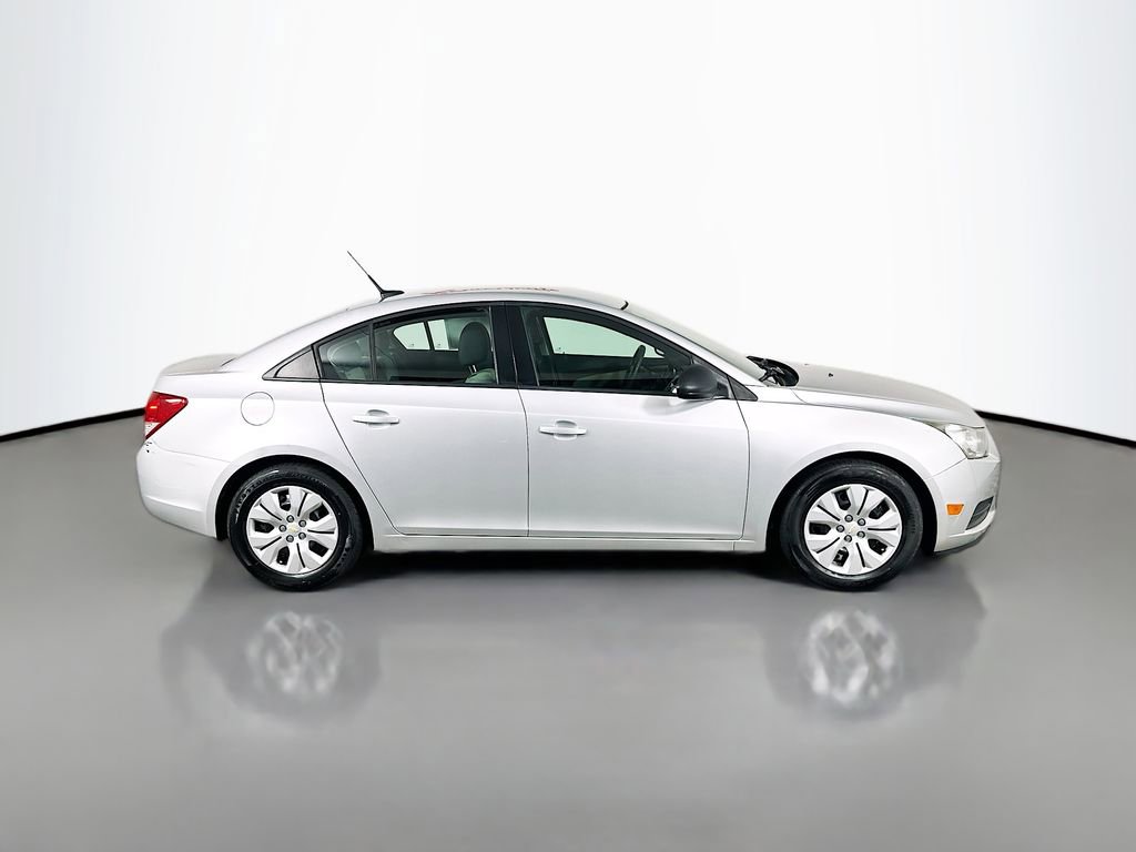 Used 2014 Chevrolet Cruze LS image 8