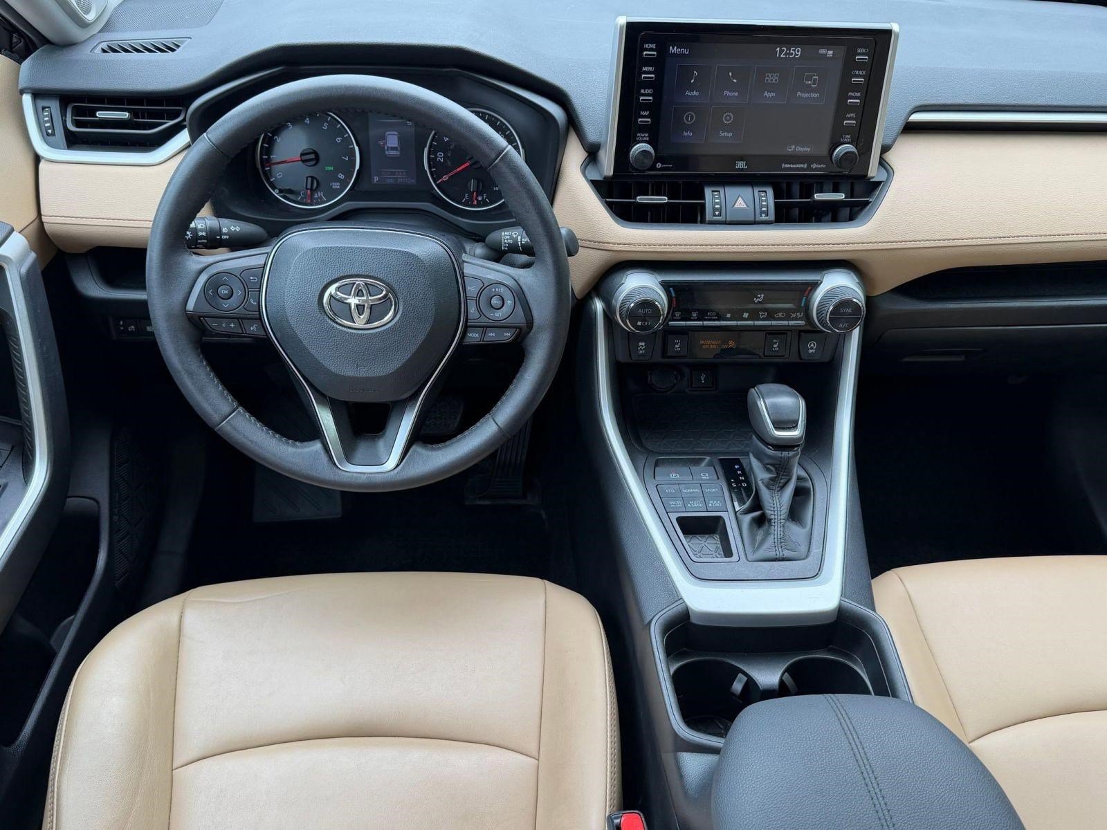 Used 2020 Toyota RAV4 XLE Premium AWD/4WD image 26