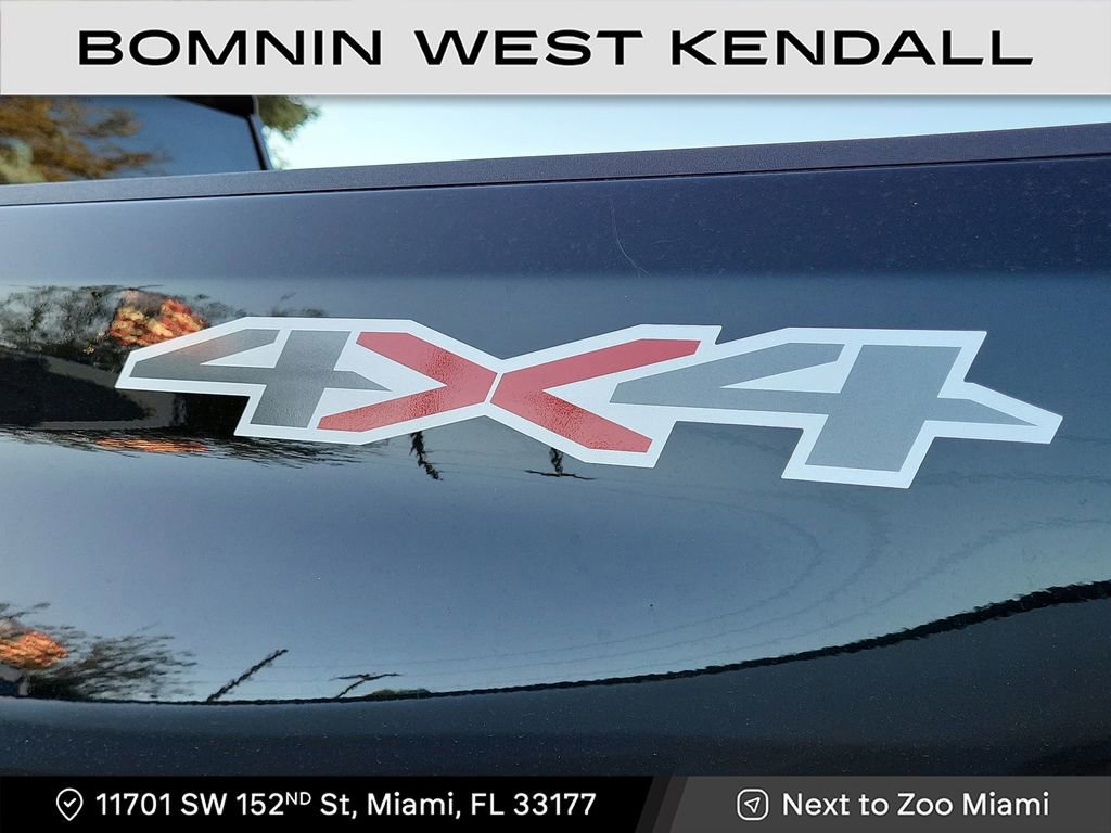 Used 2025 Chevrolet Silverado 2500 Custom w/ Custom Value Package image 5