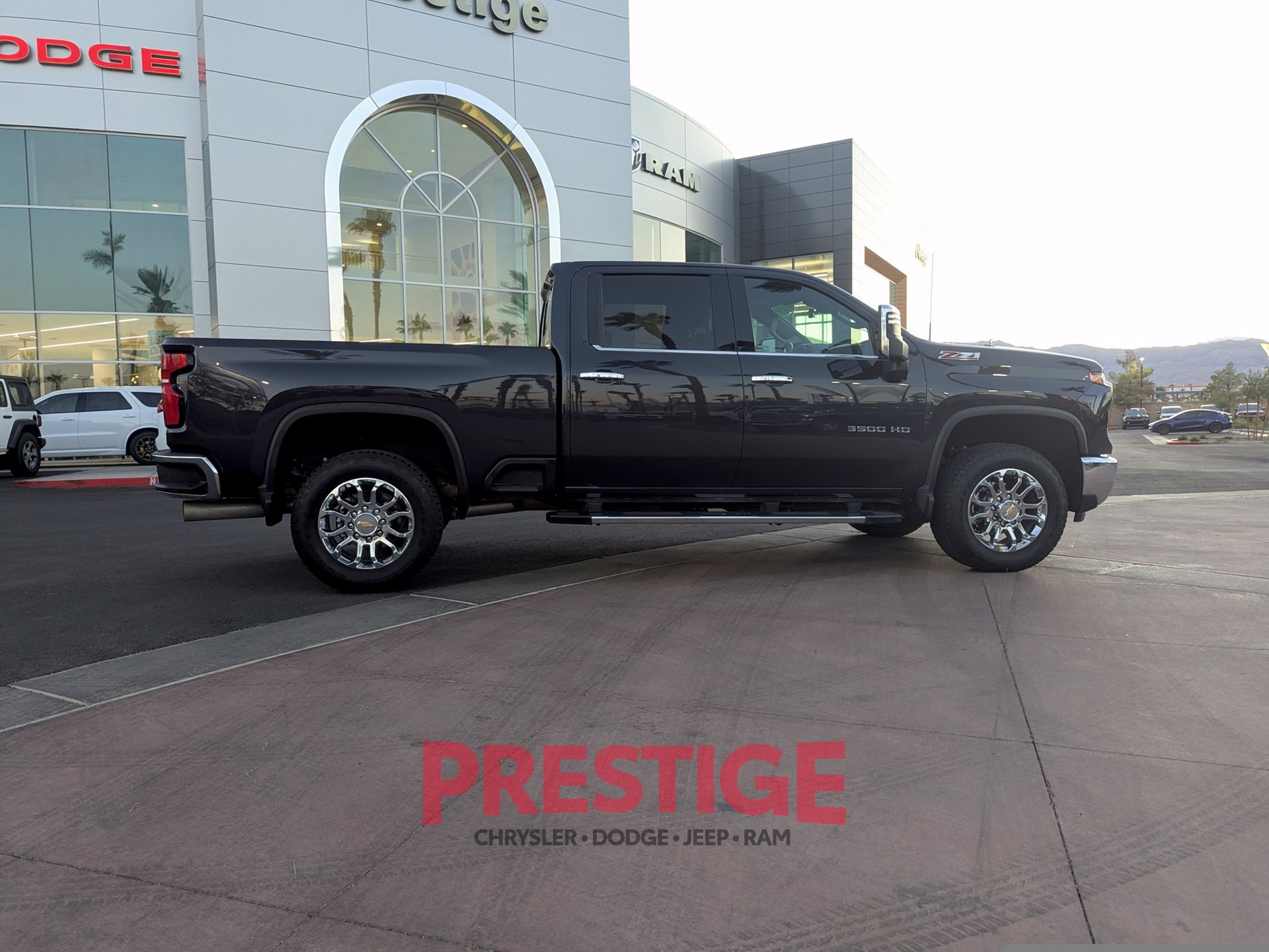 Used 2024 Chevrolet Silverado 3500 LTZ w/ LTZ Plus Package AWD/4WD image 4