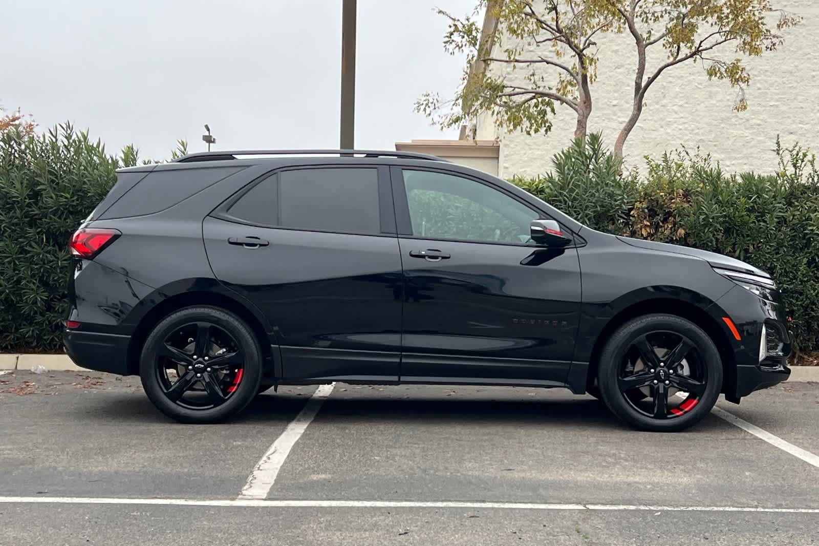 Used 2024 Chevrolet Equinox Premier image 8