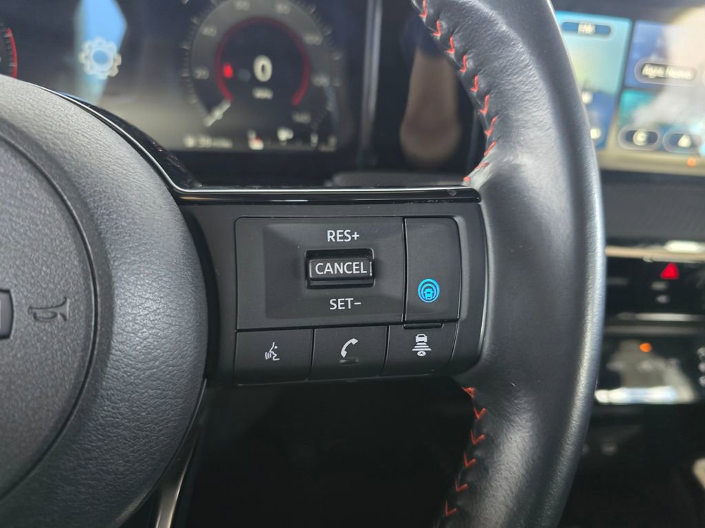 Used 2025 Nissan Kicks SR FWD image 43
