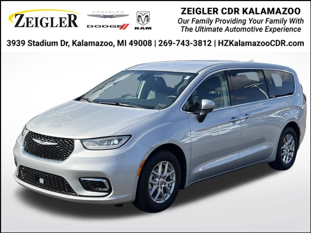 Certified 2023 Chrysler Pacifica Touring-L