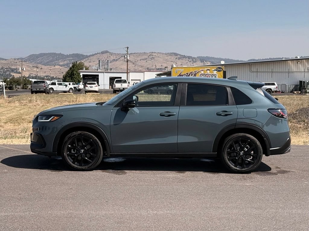Used 2025 Honda HR-V Sport image 2