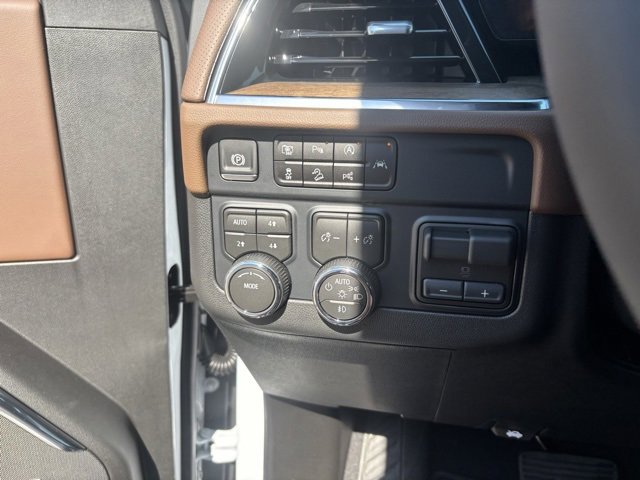 New 2026 Chevrolet Suburban High Country w/ Sun And Tow Package image 32