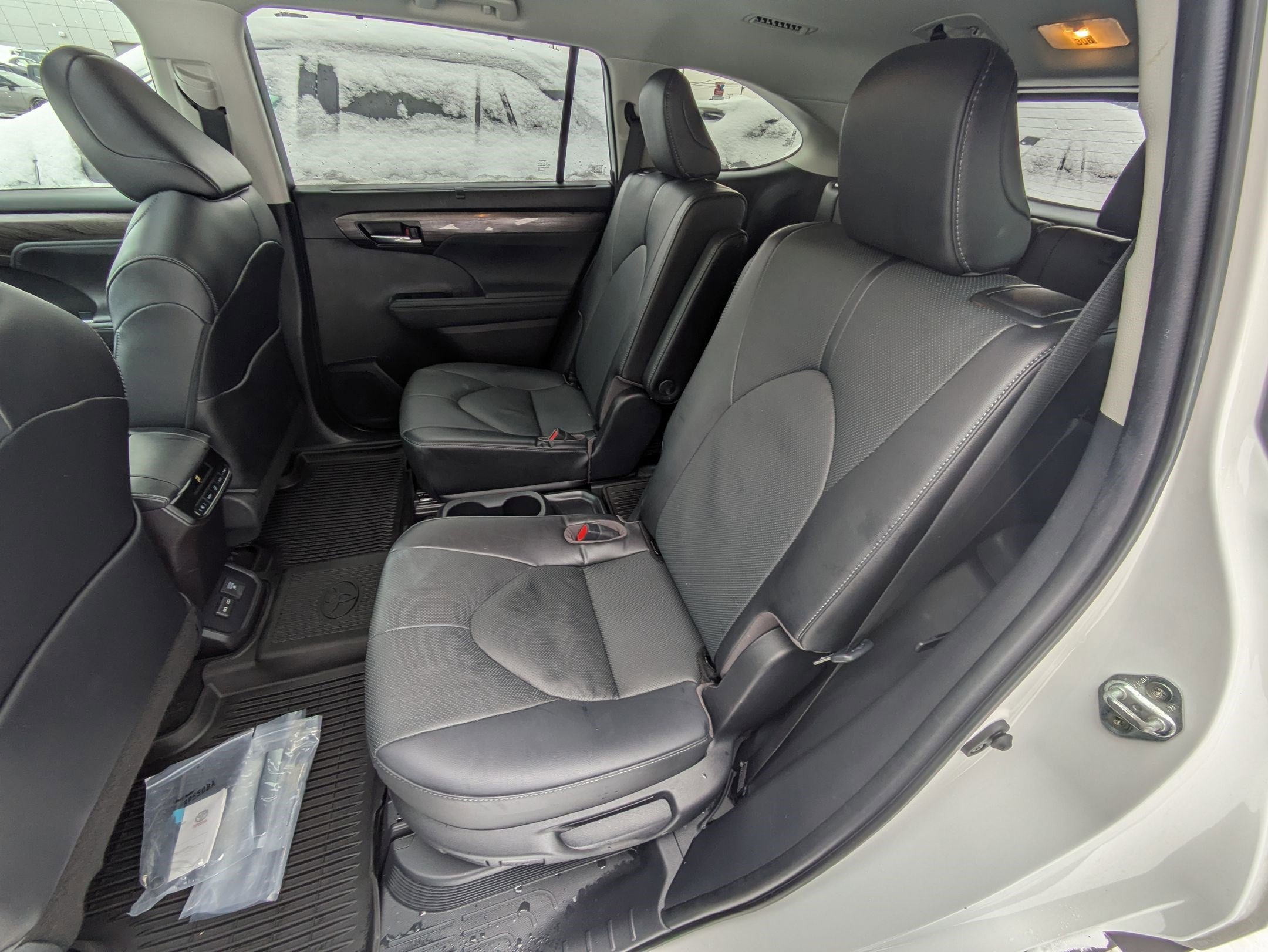 Used 2023 Toyota Highlander Limited image 20