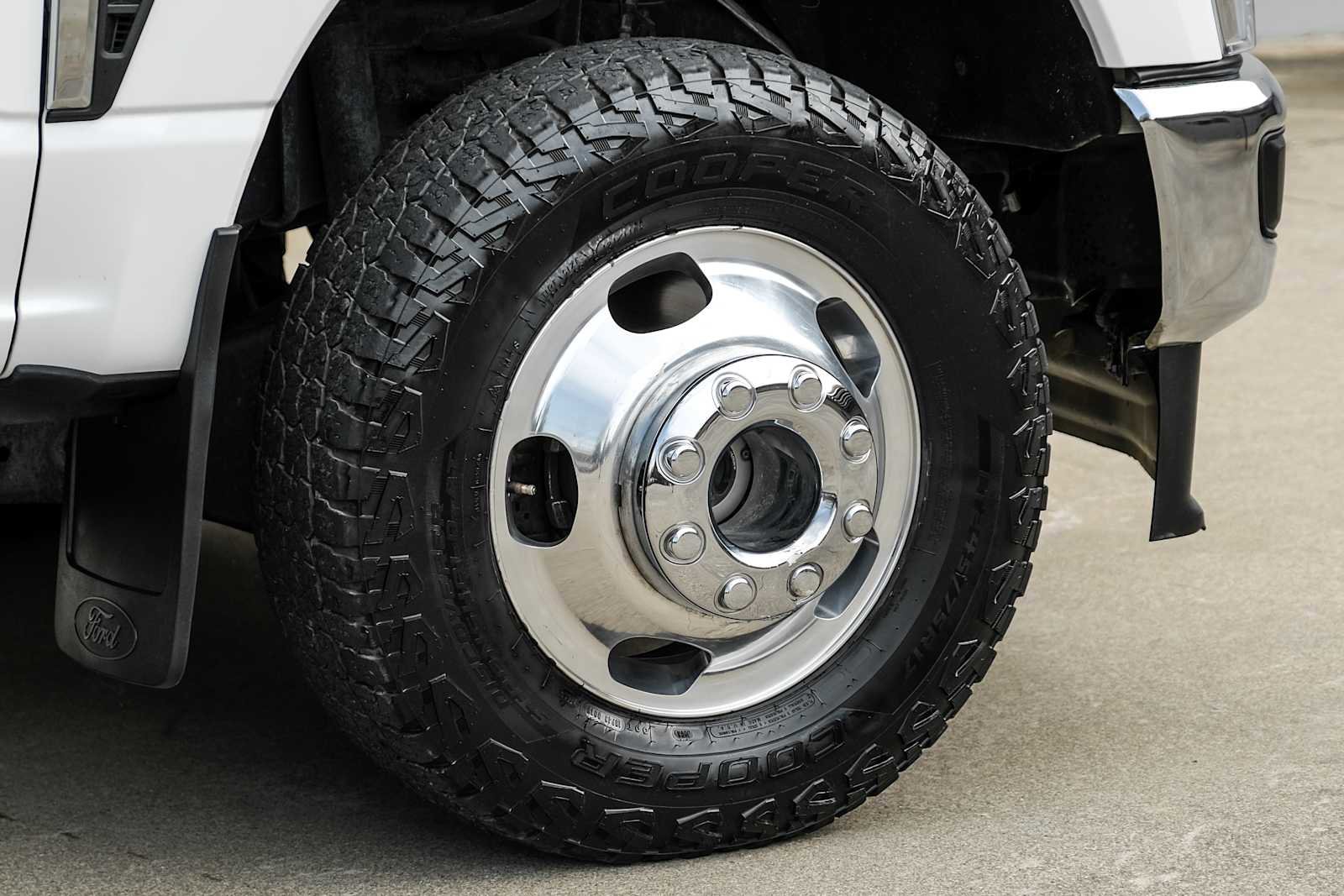 Used 2023 Ford F350 Lariat w/ FX4 Off-Road Package image 56