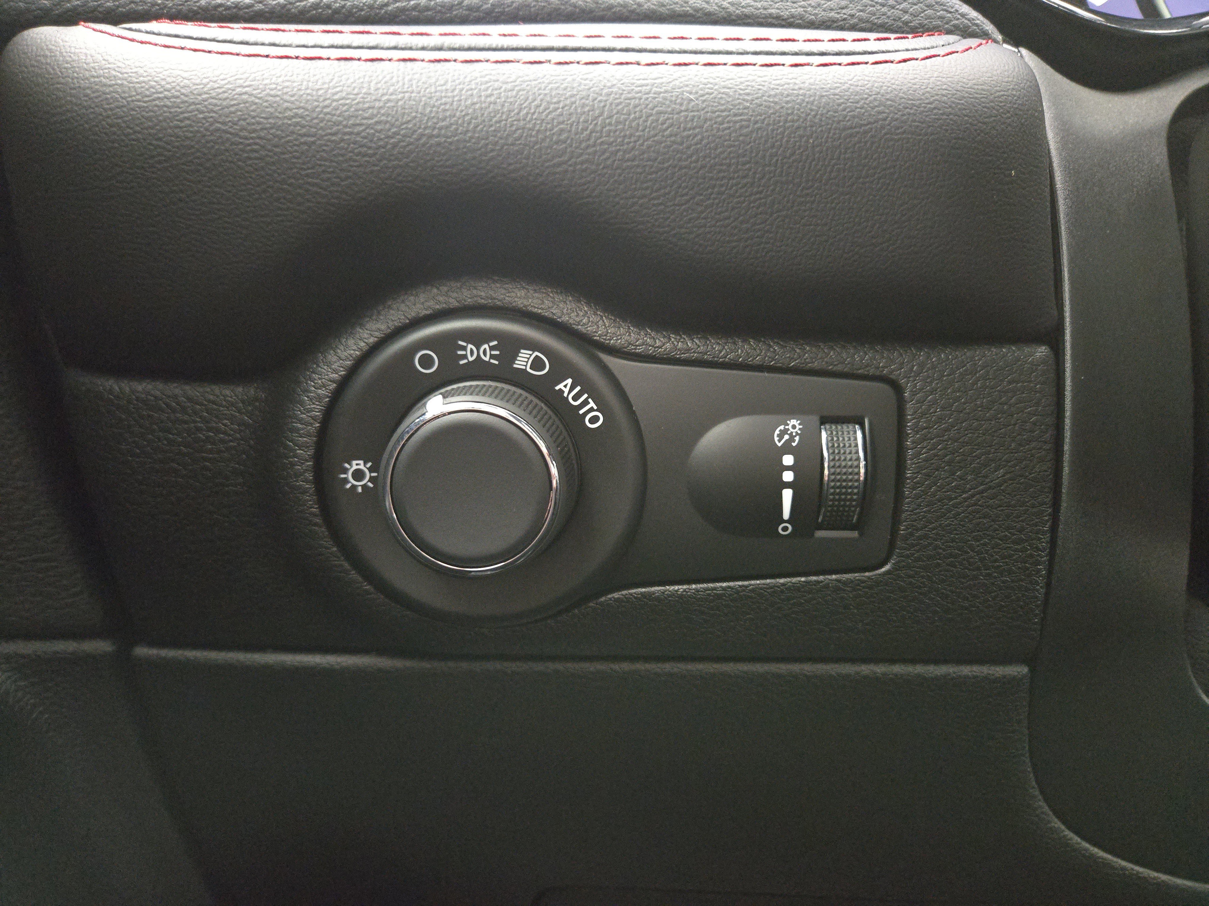 Certified 2025 Dodge Durango GT w/ Blacktop Package image 32