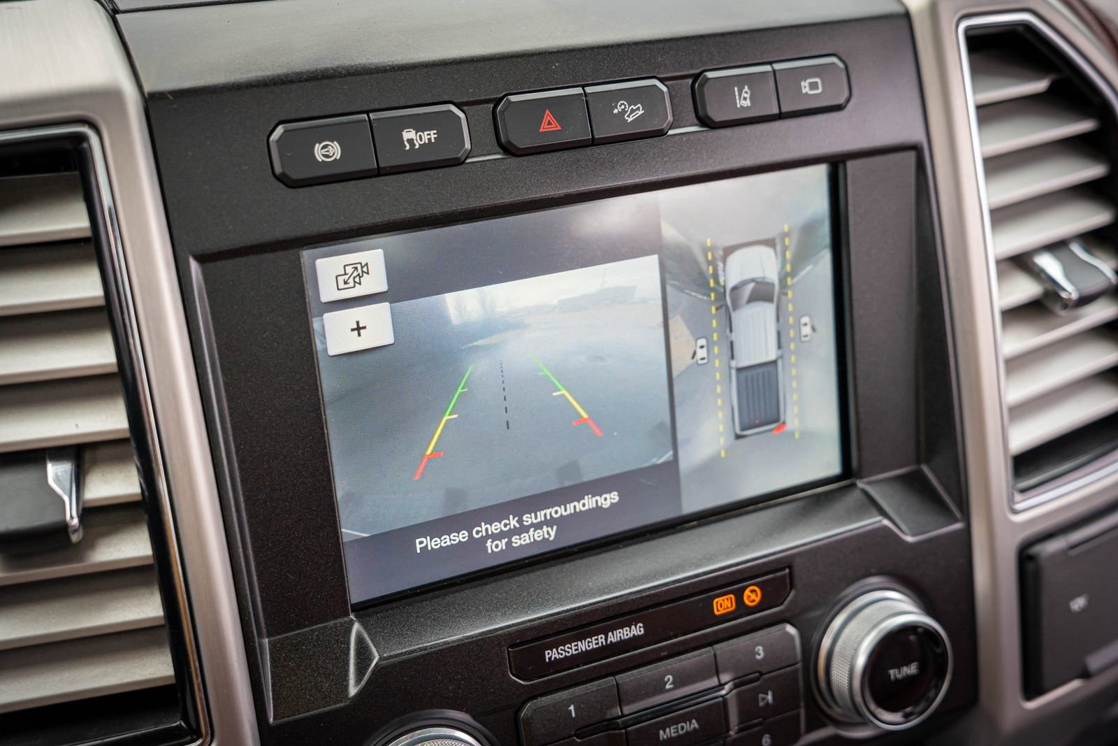 Used 2019 Ford F250 Platinum w/ Platinum Ultimate Package image 22