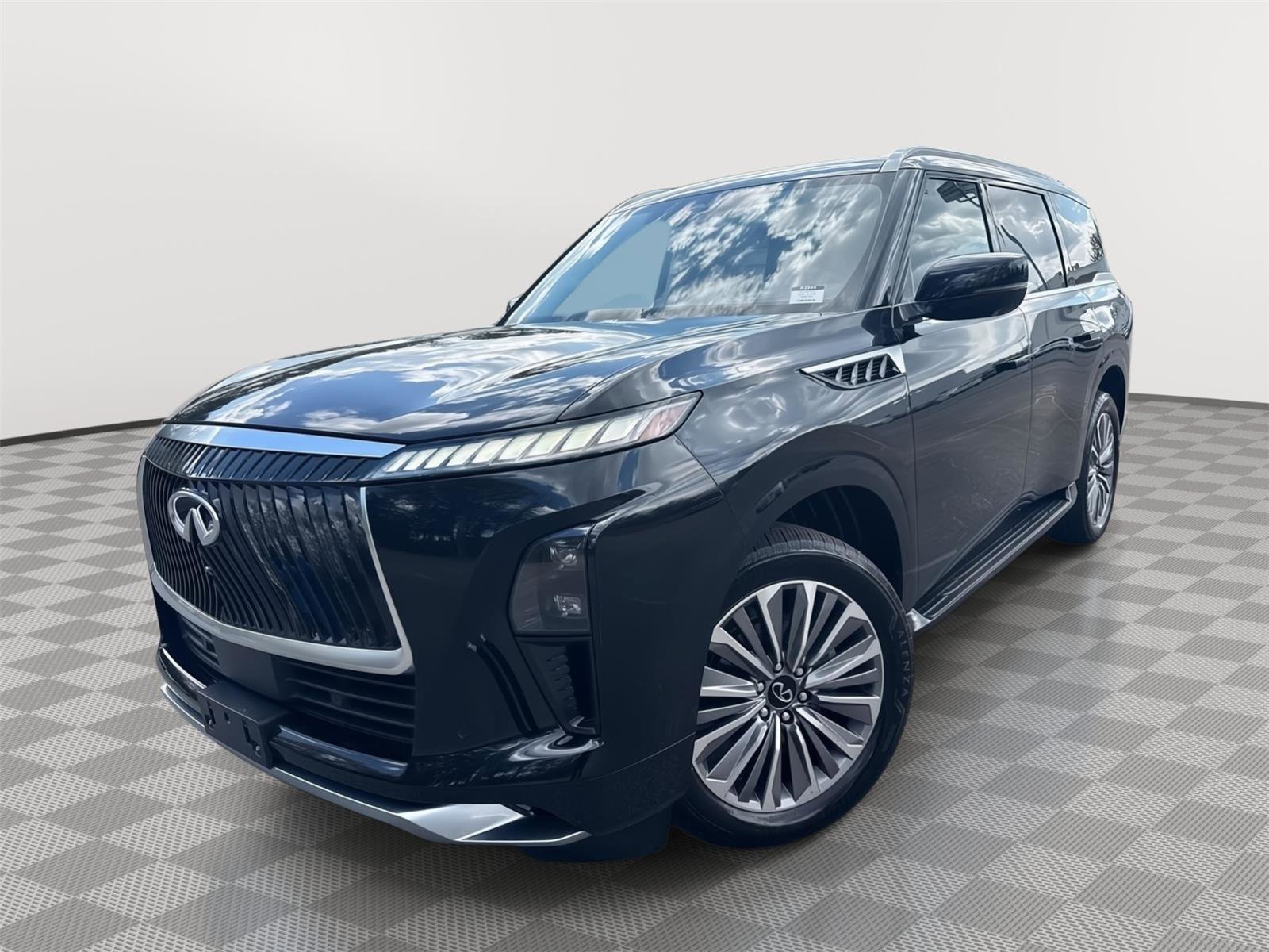 Certified 2025 INFINITI QX80 Sensory AWD/4WD image 2
