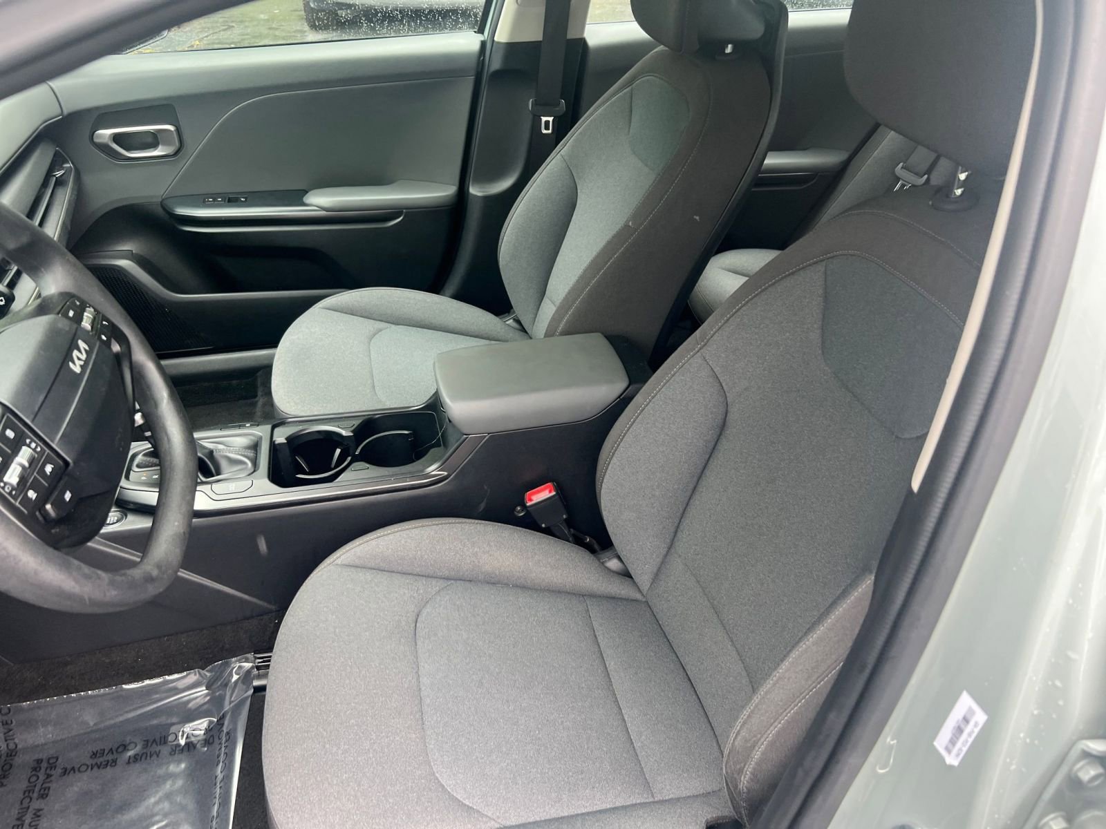 Used 2025 Kia K4 FWD image 32