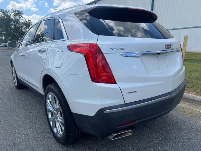 Used 2017 Cadillac XT5 Luxury w/ Driver Awareness Package AWD/4WD image 3