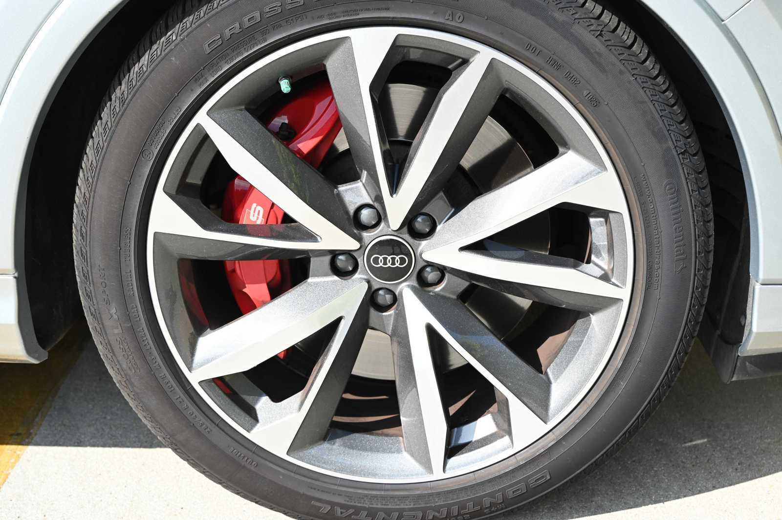 Used 2023 Audi SQ7 Prestige AWD/4WD image 9