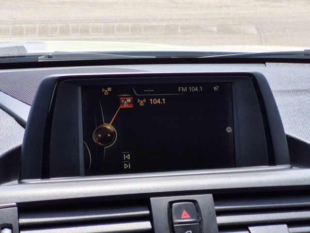 Used 2017 BMW 230i Convertible RWD image 11