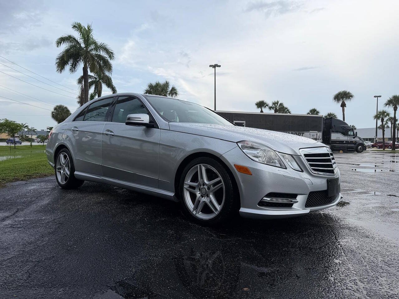 Used 2013 Mercedes-Benz E 350 4MATIC Sedan w/ Premium 2 Pkg image 7