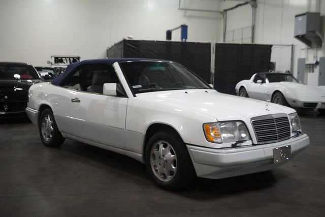 Used 1995 Mercedes-Benz E 320 Convertible image 3