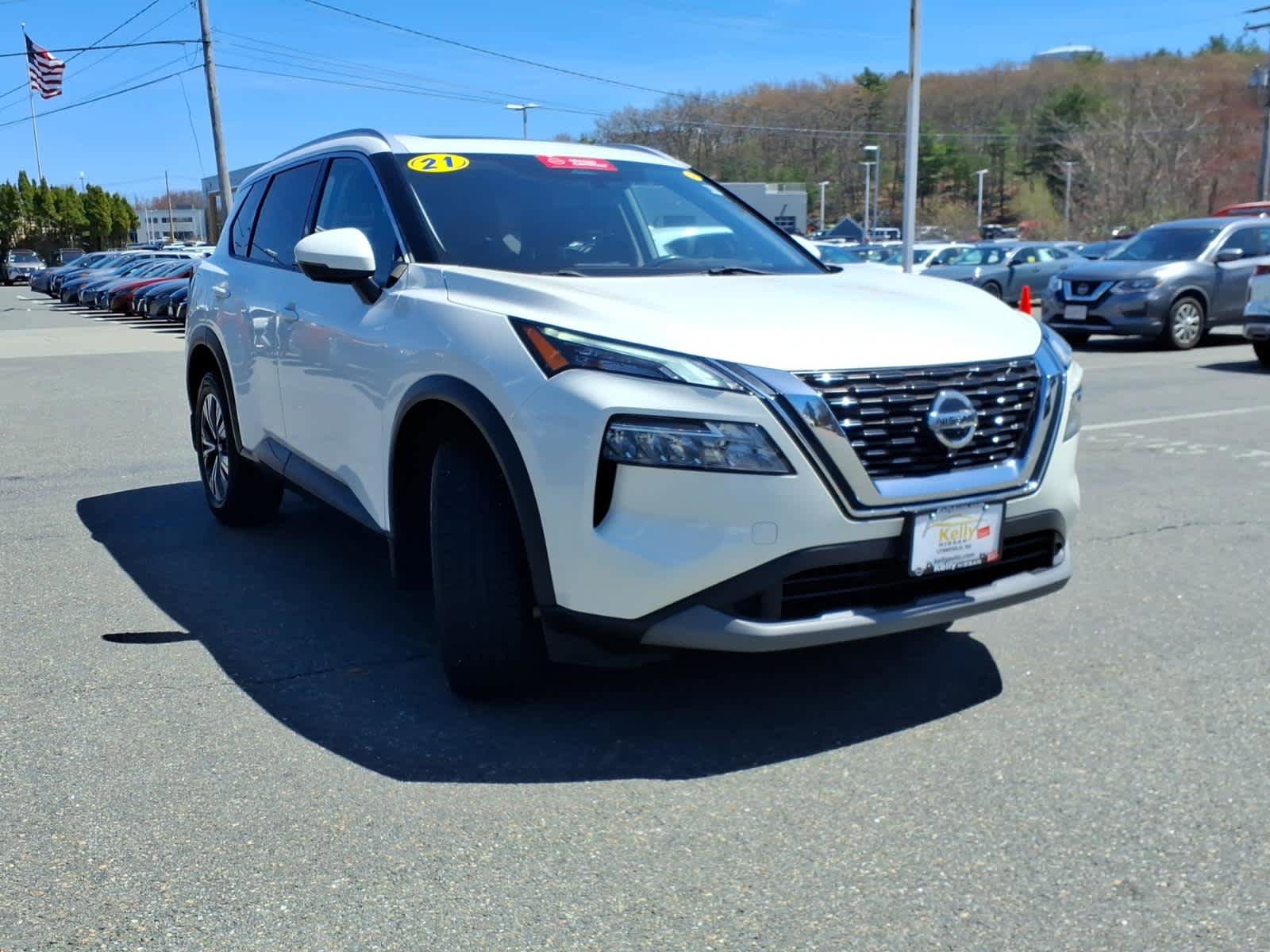 Used 2021 Nissan Rogue SV w/ Premium Package AWD/4WD image 3