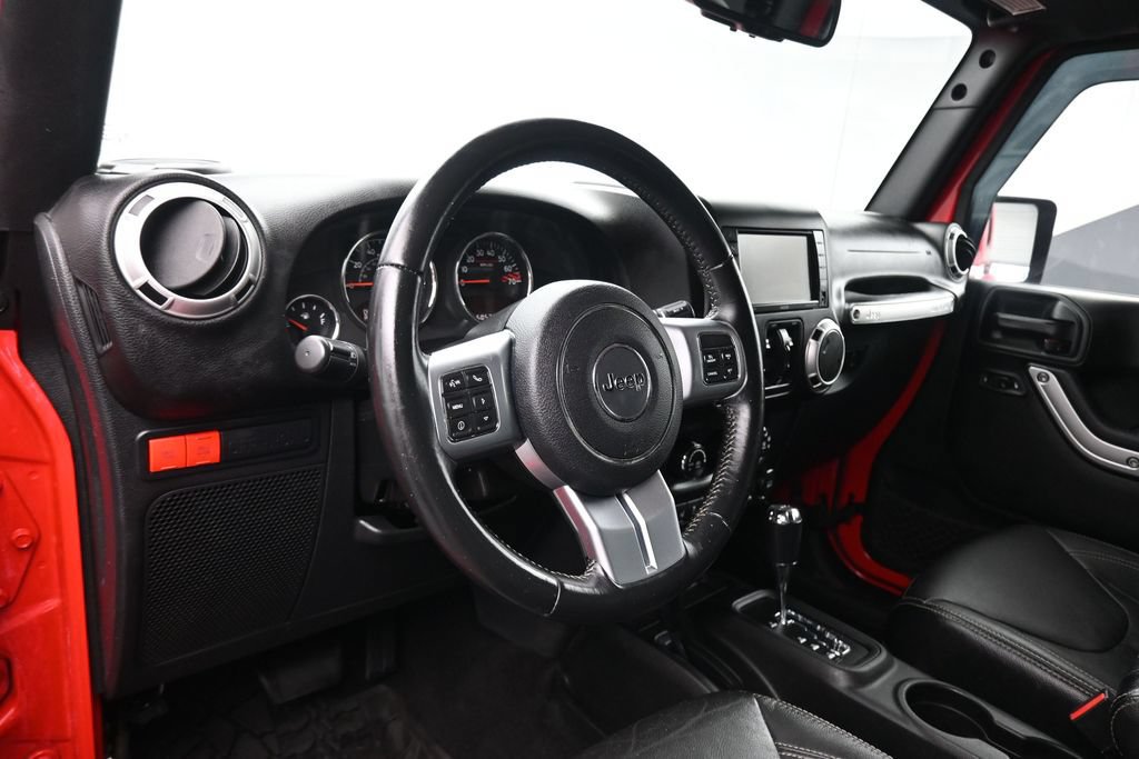 Used 2016 Jeep Wrangler Unlimited Rubicon AWD/4WD image 13