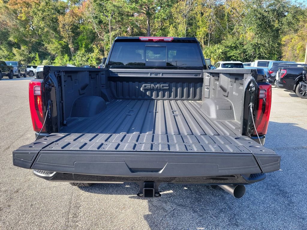 New 2025 GMC Sierra 3500 Denali Ultimate image 9