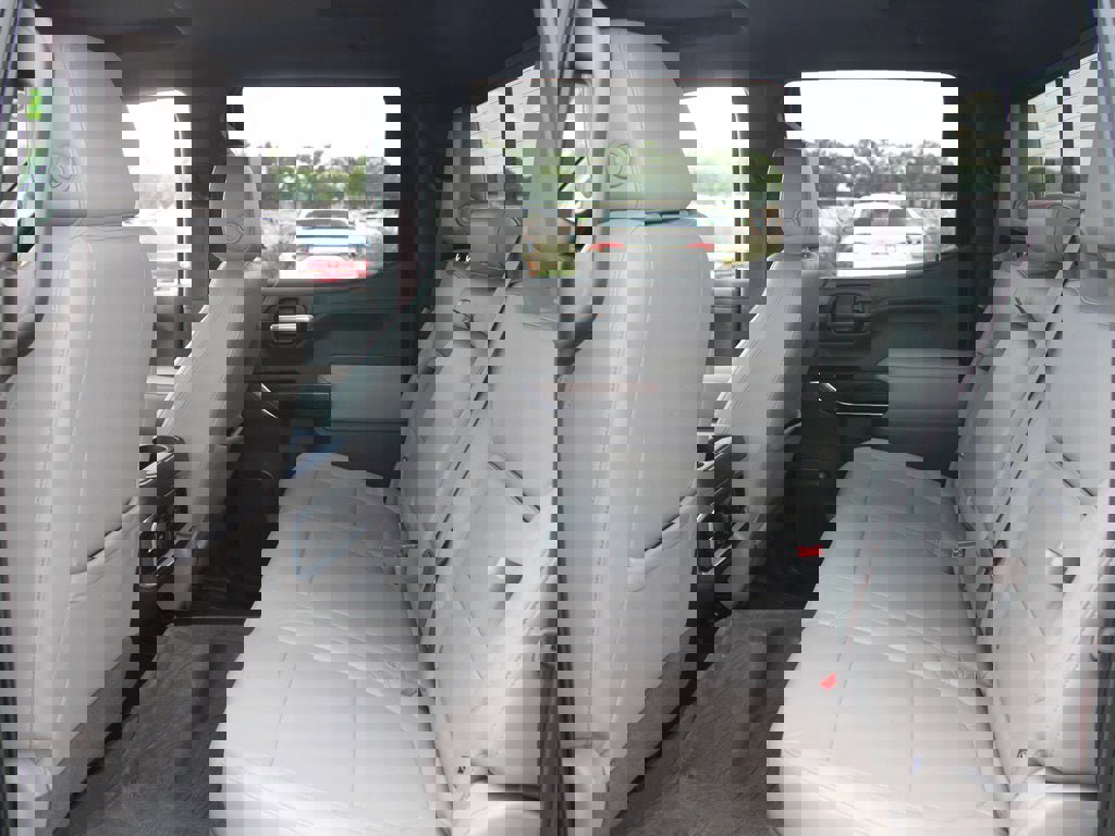 Used 2022 GMC Sierra 1500 SLT image 13