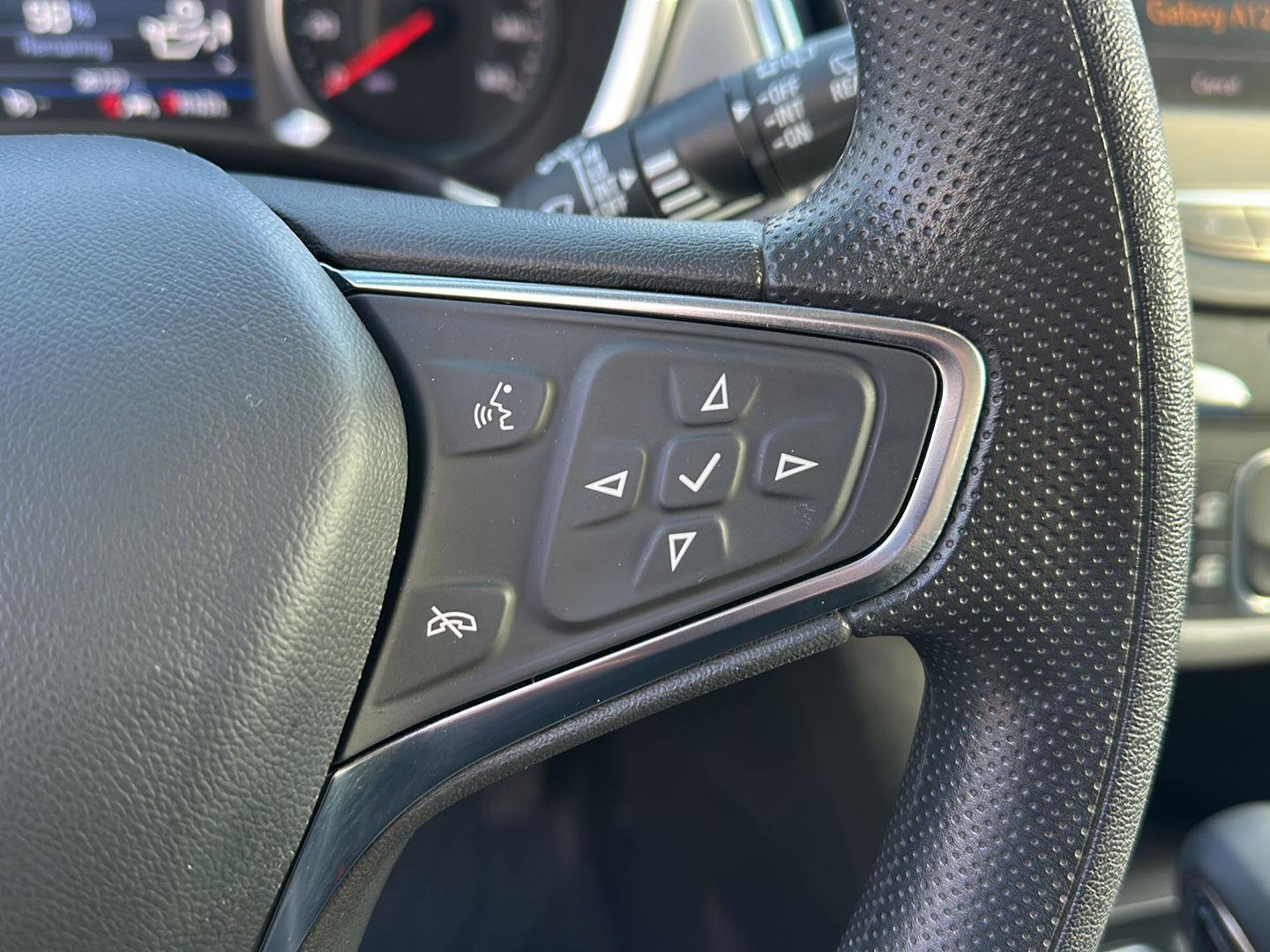 Used 2024 Chevrolet Equinox LS w/ LS Convenience Package image 24