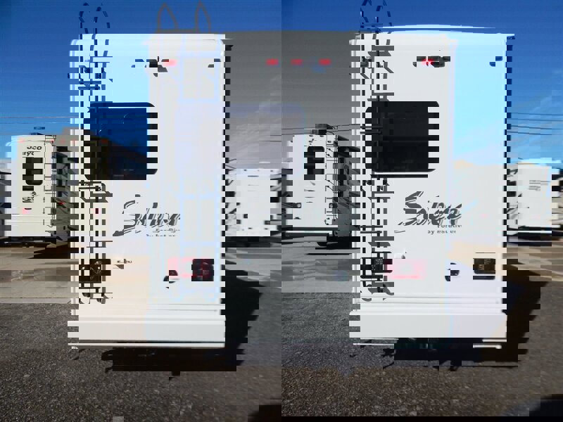 Used 2015 Mercedes-Benz Sprinter 3500 image 8