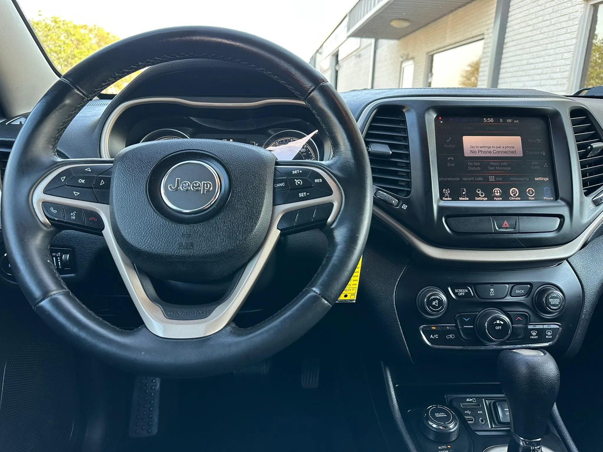 Used 2016 Jeep Cherokee Latitude AWD/4WD image 26