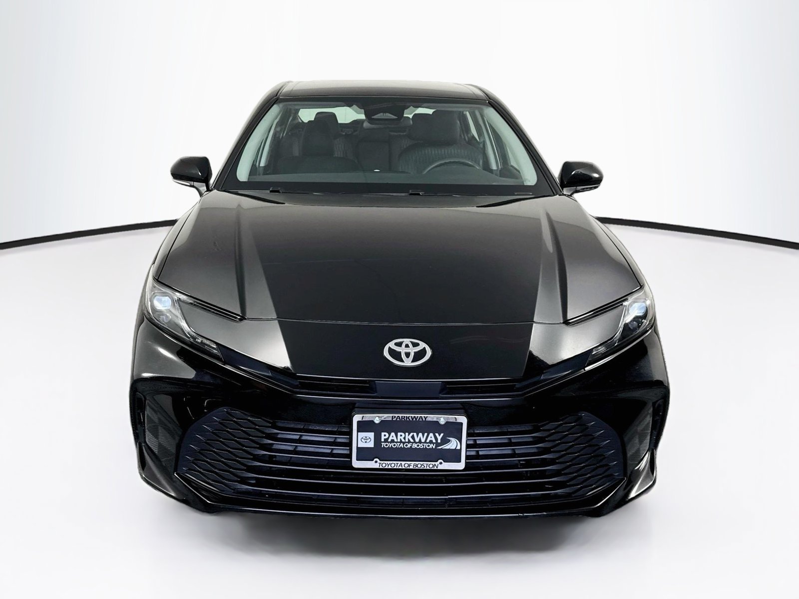 Used 2025 Toyota Camry LE FWD image 2