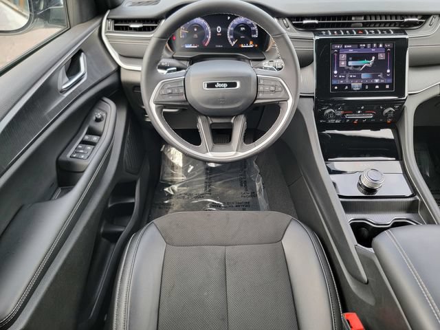 Certified 2024 Jeep Grand Cherokee L Laredo AWD/4WD image 32
