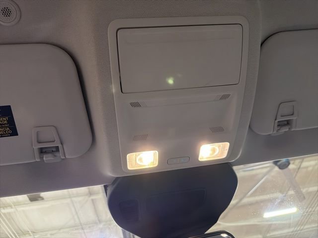 Used 2021 Ford Escape SE w/ SE Sport Appearance Package image 26