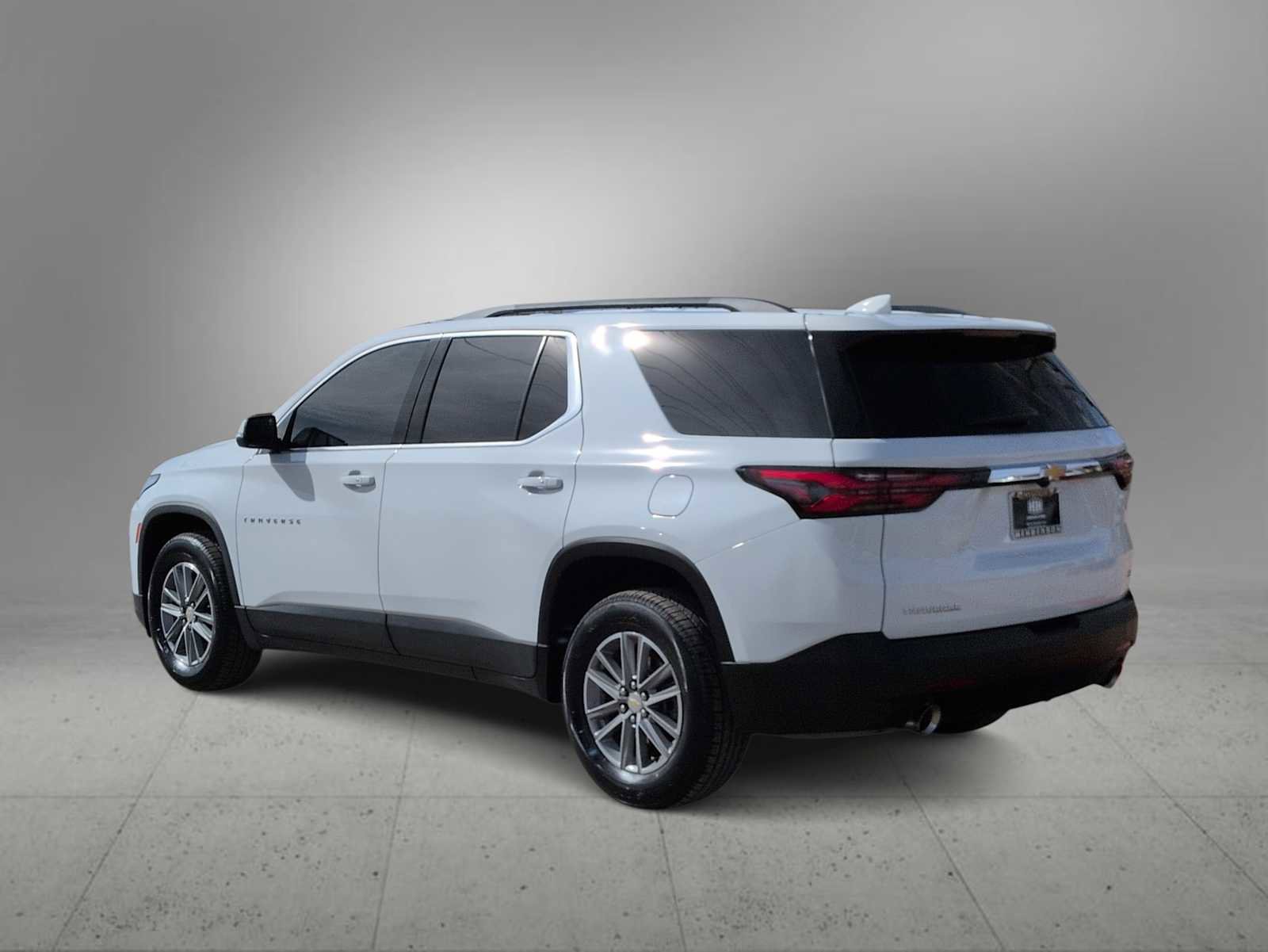 Used 2023 Chevrolet Traverse LT image 6