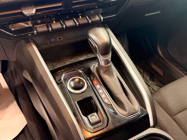 Used 2023 Chevrolet Colorado LT AWD/4WD image 17