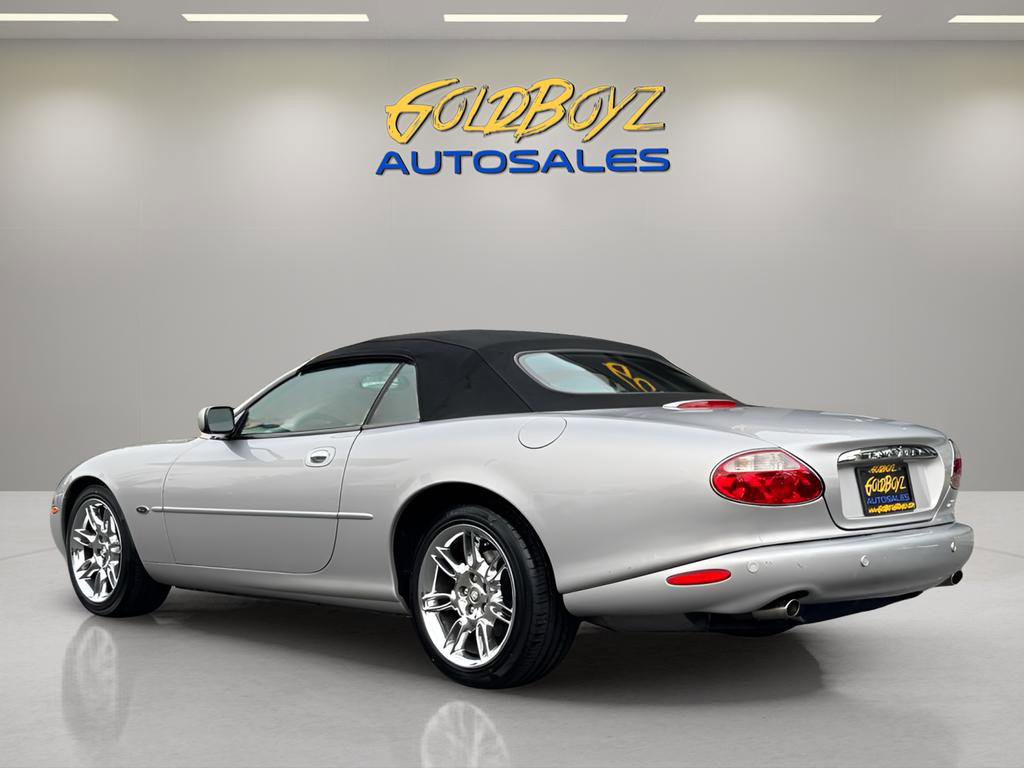 Used 2002 Jaguar XK8 Convertible image 10