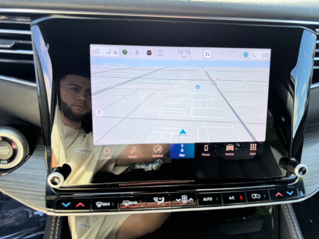 Used 2023 Jeep Wagoneer Series III w/ Preferred Equipment Group image 22